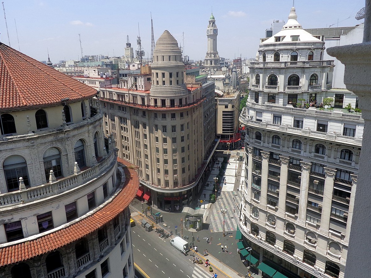 Banco de Boston, La Equitativa del Plata and Miguel Bencich buildings. View from the Bencich Building, Roque Saenz Peña 615 (Diagonal Norte), Buenos Aires, Argentina. Image by Roberto Fiadone